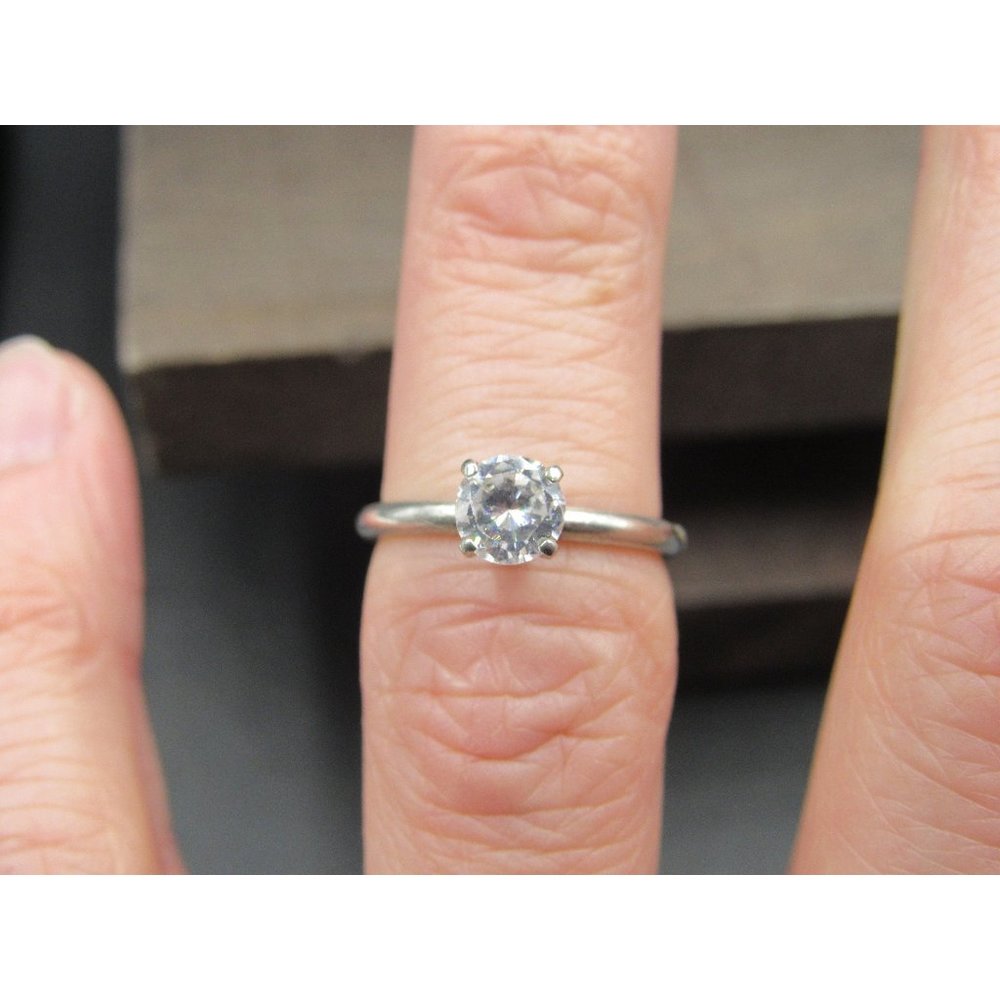 Size 5.25 Sterling Silver Small Clear Cubic Zirconia Gem Band Ring